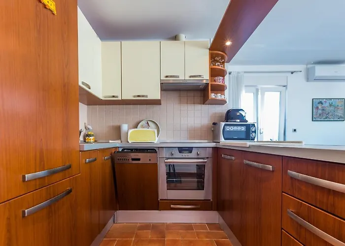 Adriano 2Br Apartment With Terrace
