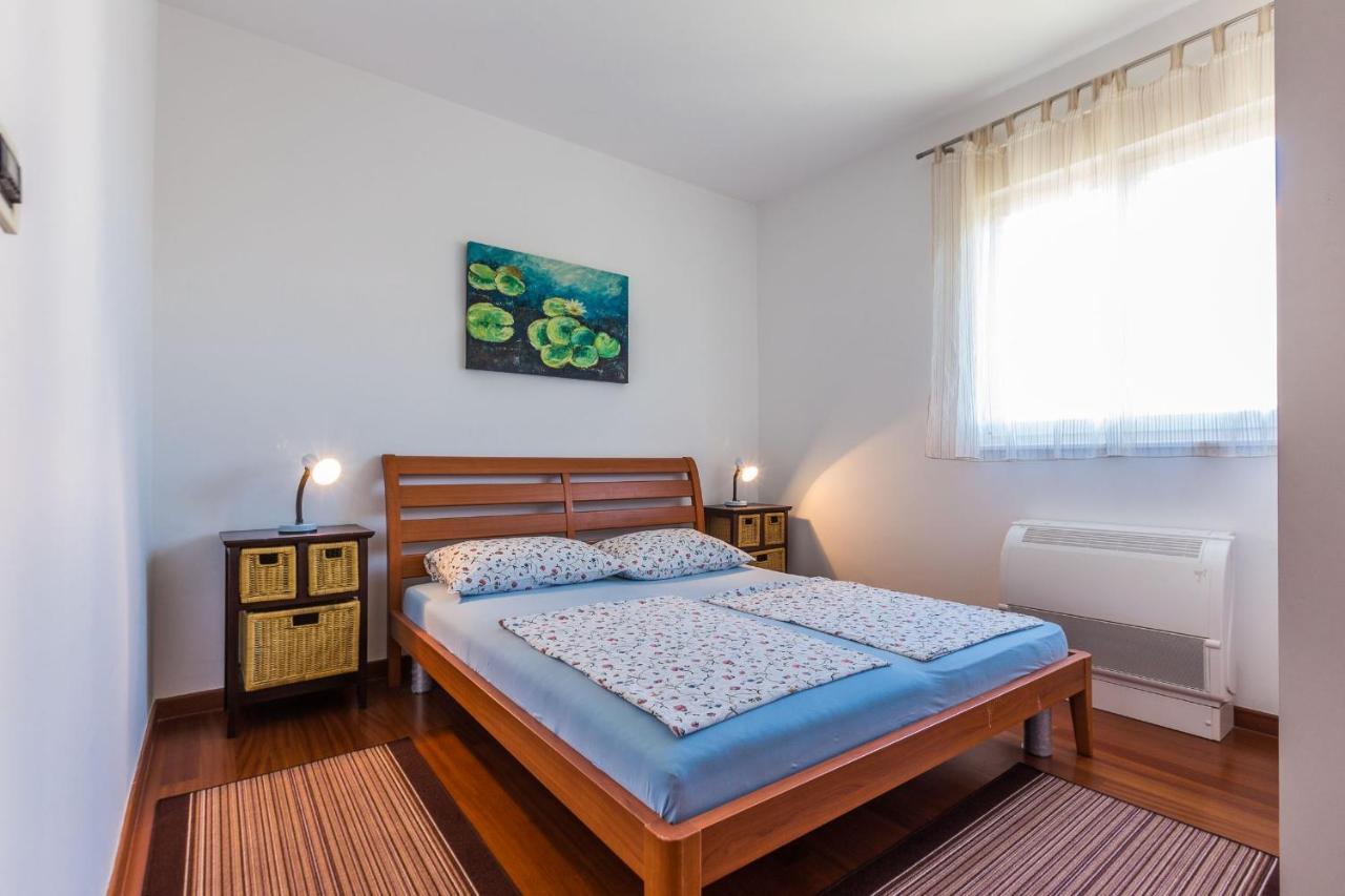 Adriano 2br With Terrace * Zadar
