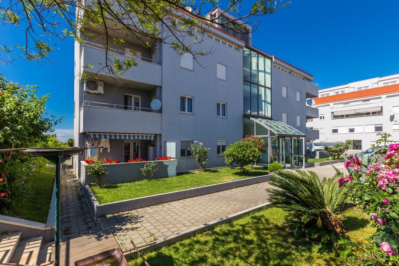Adriano 2br With Terrace Apartament