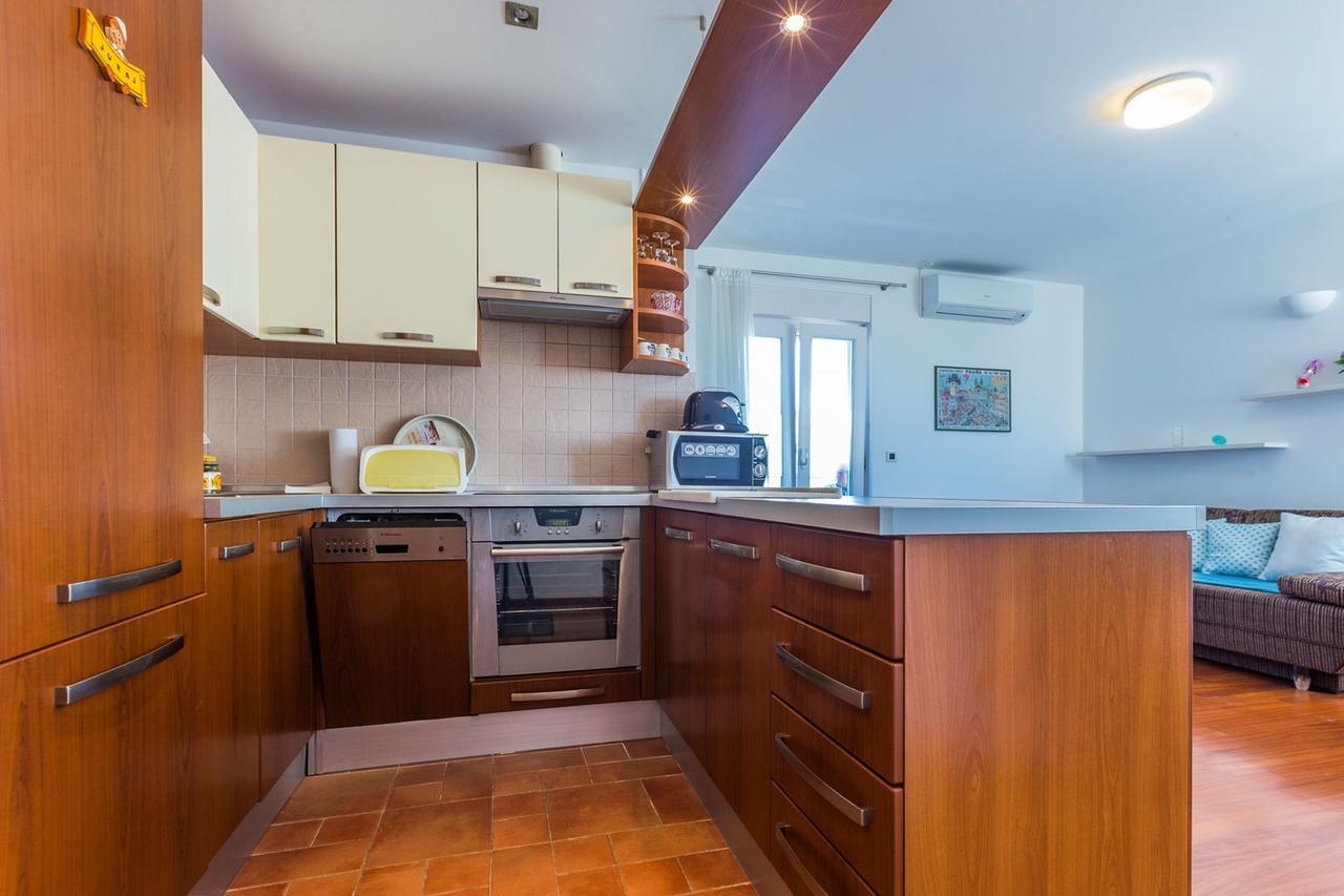 Adriano 2br With Terrace *