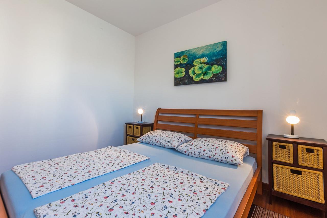Adriano 2br With Terrace Zadar