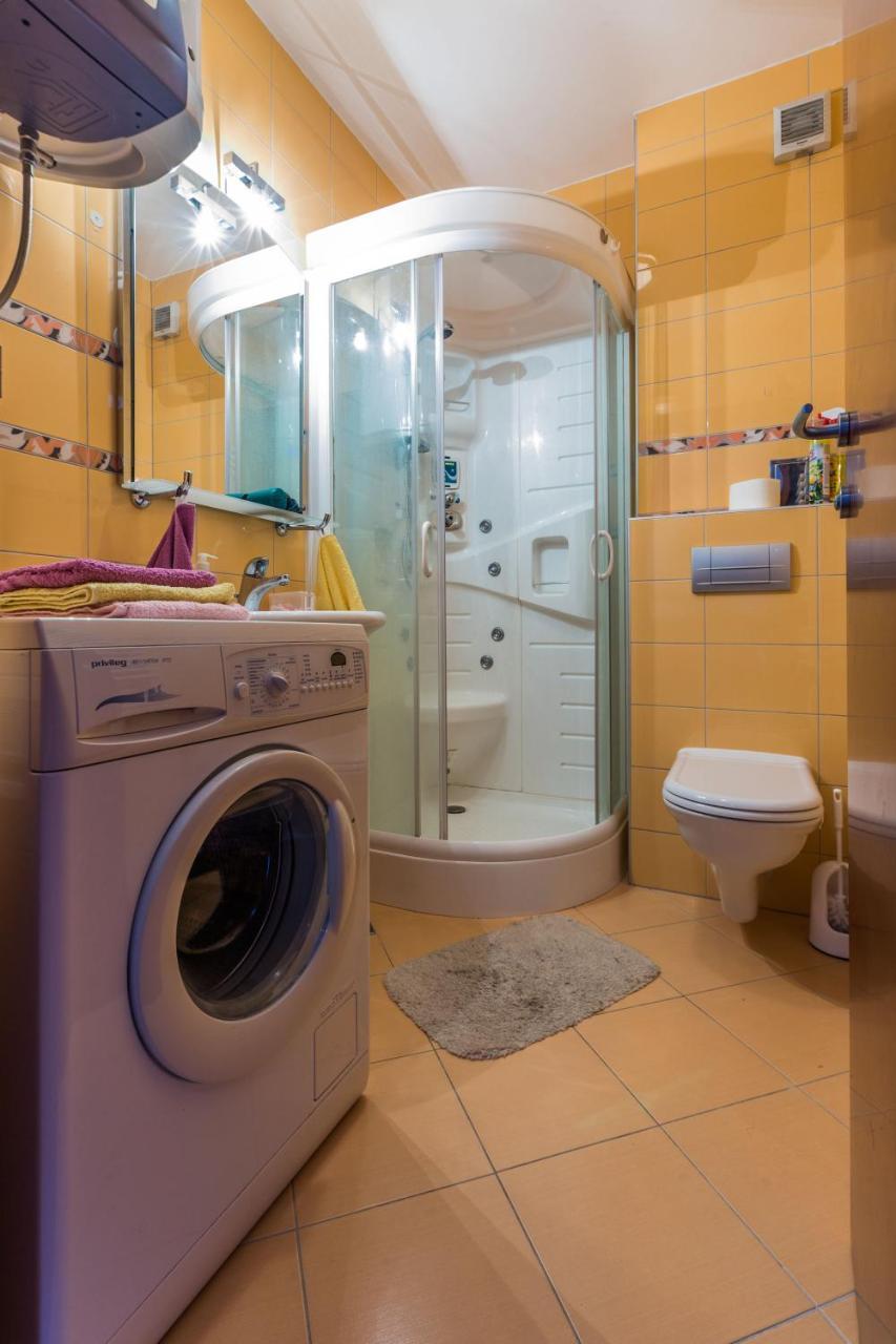 Adriano 2br With Terrace Zadar
